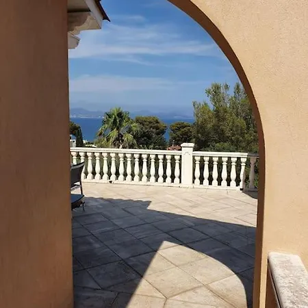 4 Etoiles , La Caravelle , A 400 Metres , Ete Du Dimanche Au Dimanche * Saint-Peïre-sur-Mer